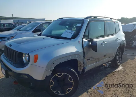 2015 Jeep Renegade Trailhawk из США, поврежденный, VIN ZACCJBCT8FPB31580